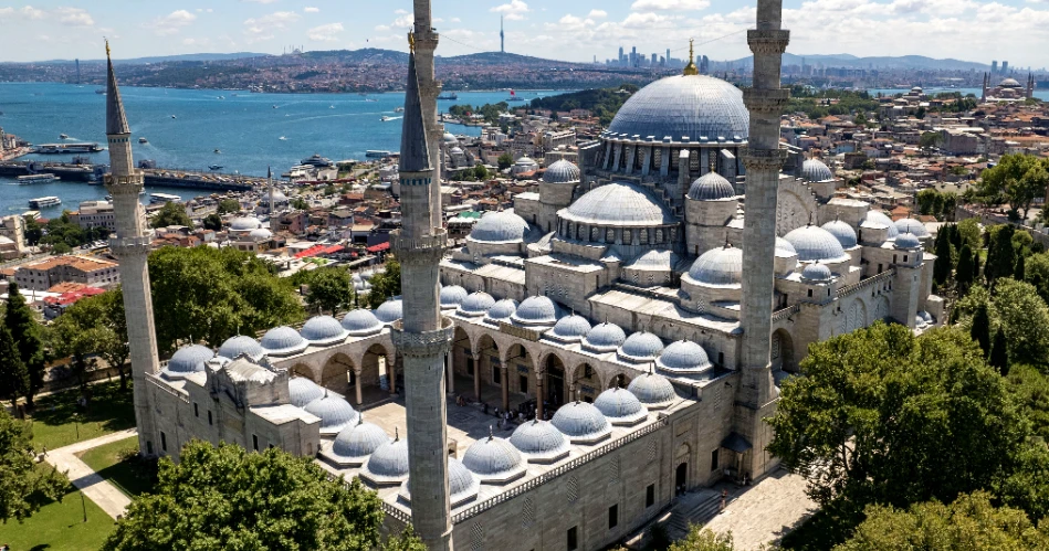 The 10 Most Beautiful Mosques in Istanbul You Can Visit