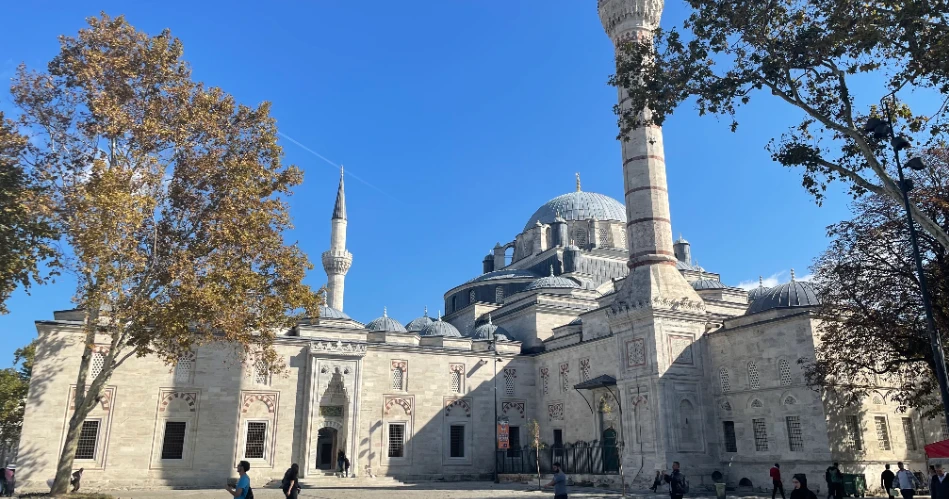 The 10 Most Beautiful Mosques in Istanbul You Can Visit