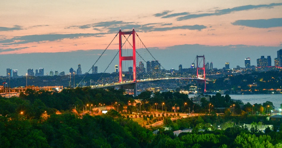 20 Best Night Attractions in Istanbul