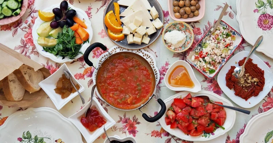Best Breakfast Spots and Foods to Try in Istanbul